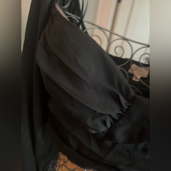 Black Long Sleeve Top | Cropped Long Sleeve Black Top - Picture 13 of 14